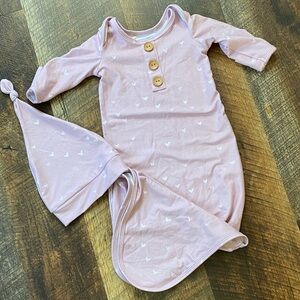 TINY HEARTS IN DUSTY PINK NEWBORN BABY KNOT GOWN & HAT SET